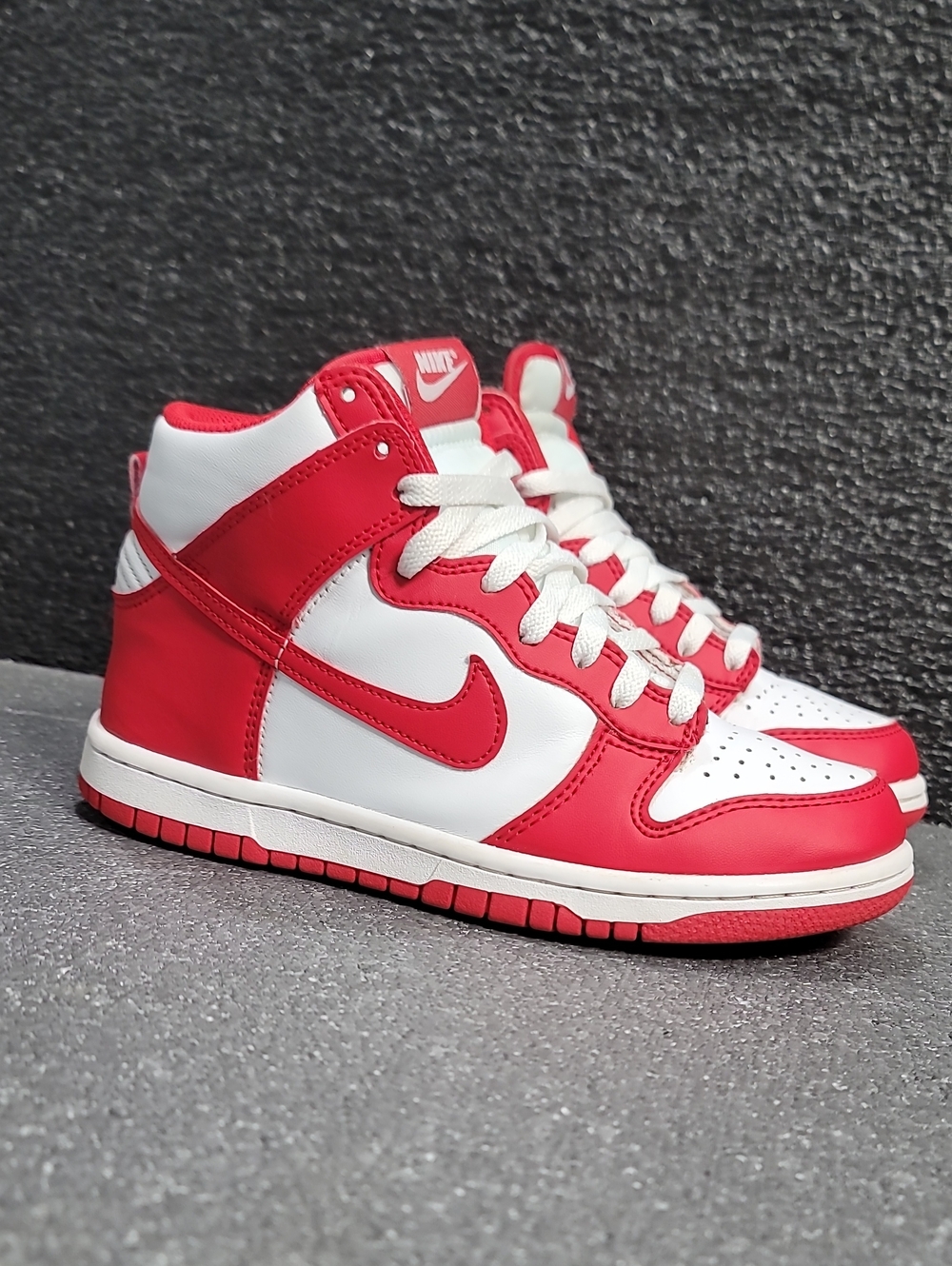 Nike Dunk High "University Red" Wmns 6 Great Condition, Ships Today - Picture 3 of 15